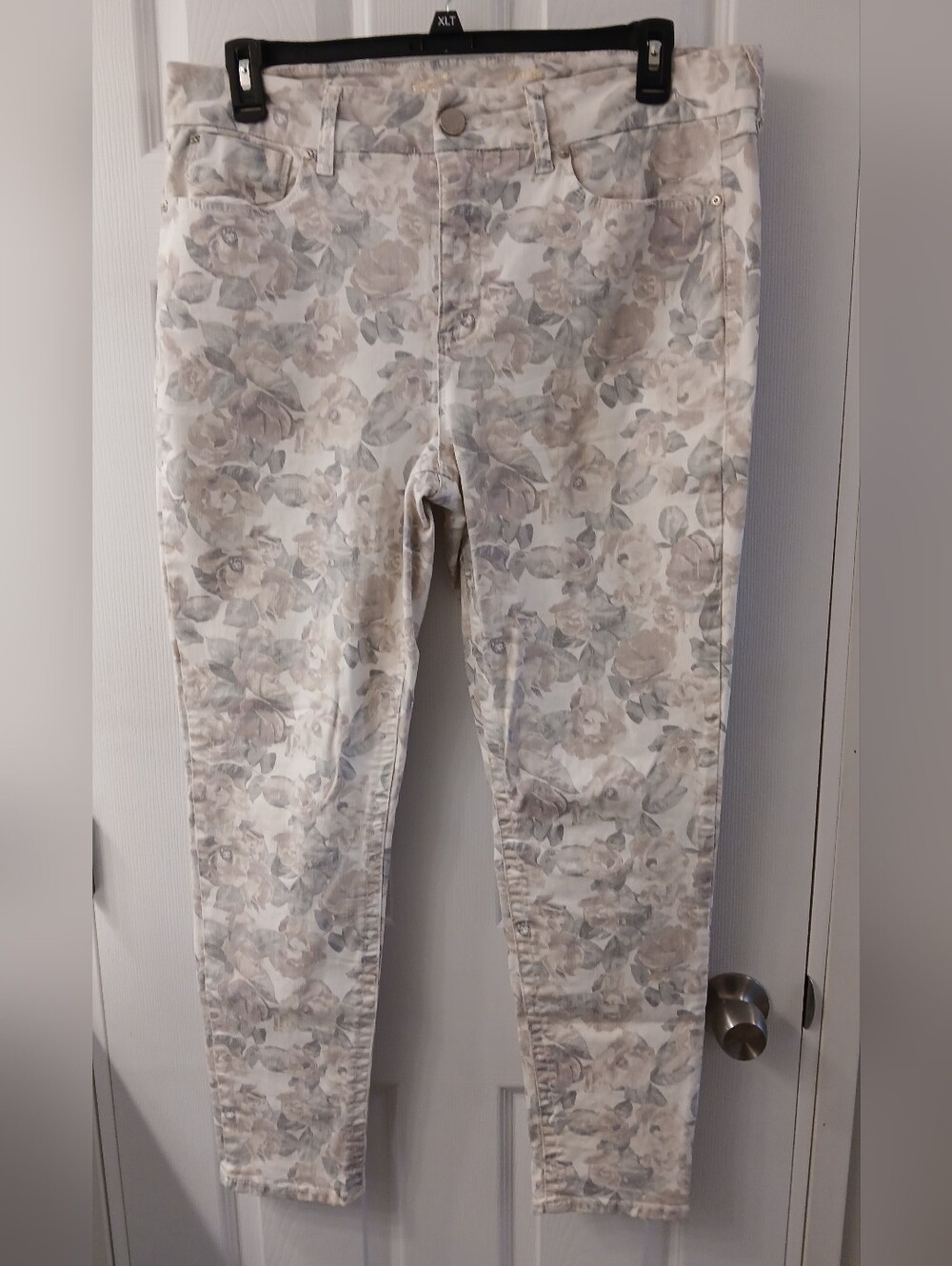 Seven7 High‑Rise Skinny Jeans – Watercolor Floral Print – Size 16 – Gently Used